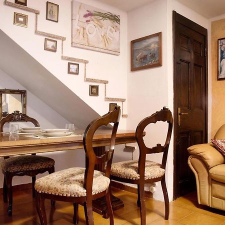 Casa Flora Daire Porto Ceresio Dış mekan fotoğraf