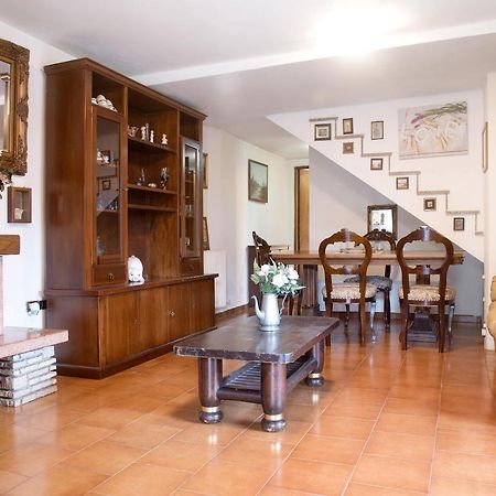 Casa Flora Daire Porto Ceresio Dış mekan fotoğraf