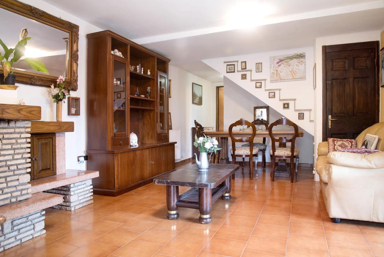 Casa Flora Daire Porto Ceresio Dış mekan fotoğraf