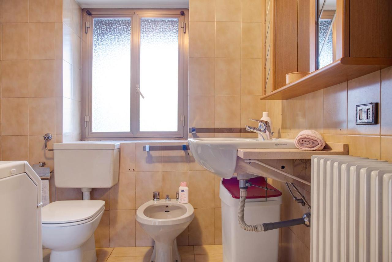 Casa Flora Daire Porto Ceresio Dış mekan fotoğraf